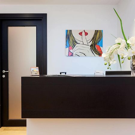 Domus Best Guest House ローマ エクステリア 写真