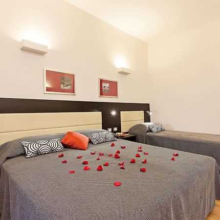Domus Best Guest House ローマ エクステリア 写真