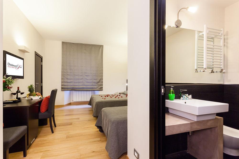 Domus Best Guest House ローマ エクステリア 写真