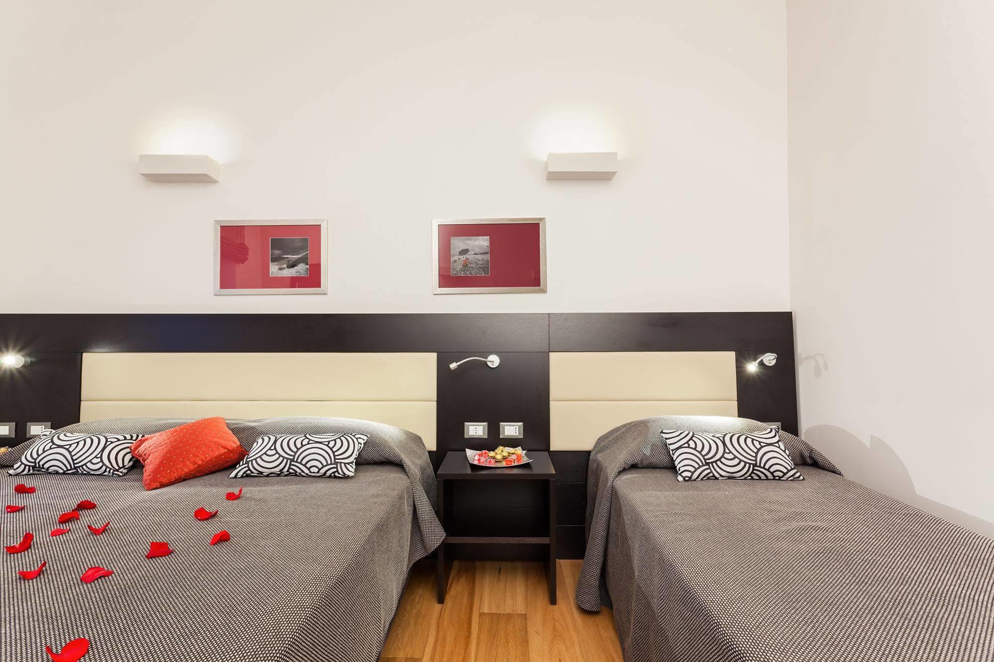 Domus Best Guest House ローマ エクステリア 写真