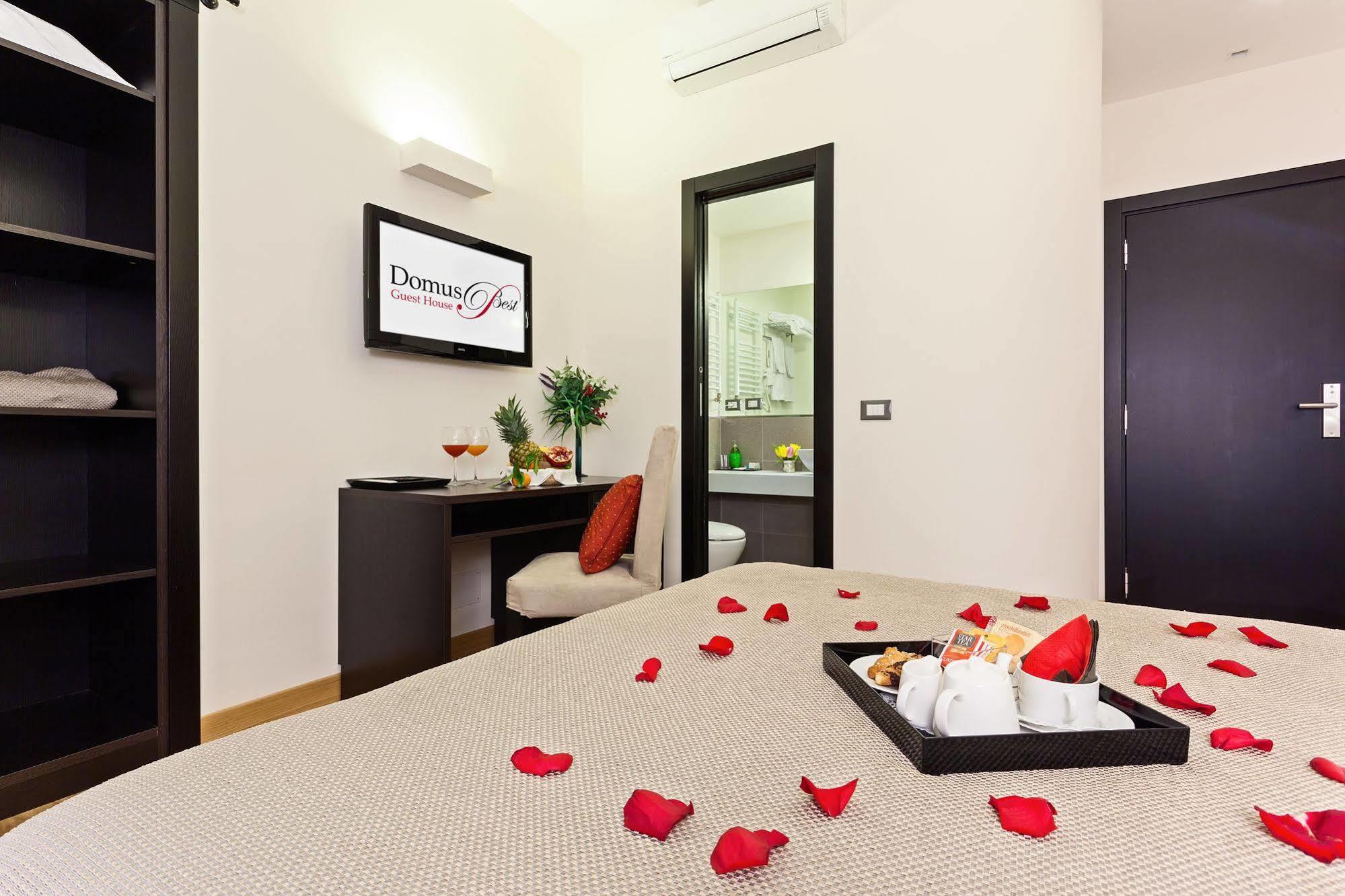 Domus Best Guest House ローマ エクステリア 写真