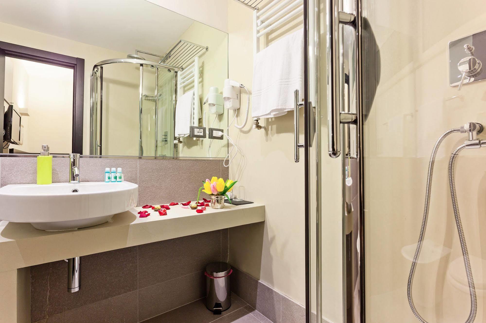 Domus Best Guest House ローマ エクステリア 写真
