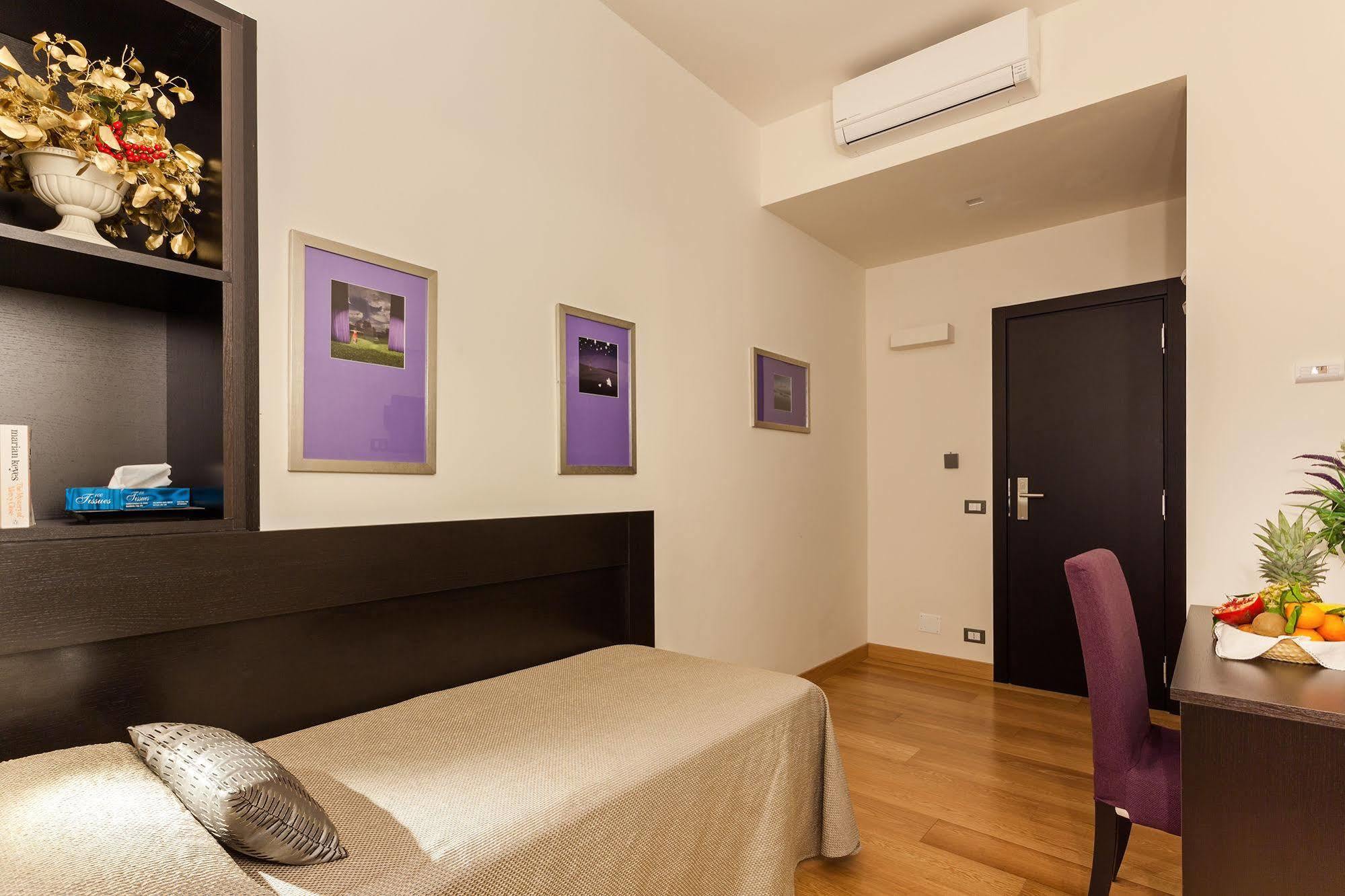 Domus Best Guest House ローマ エクステリア 写真
